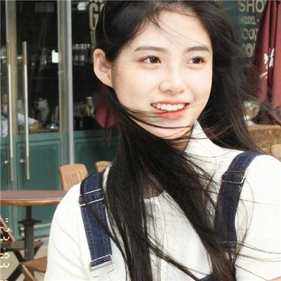 运动鞋